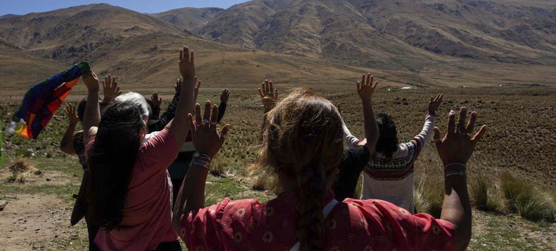 Existir indígena: el contraste entre lo ancestral y lo moderno