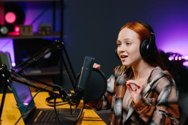 Voces en acción: doblaje para adolescentes