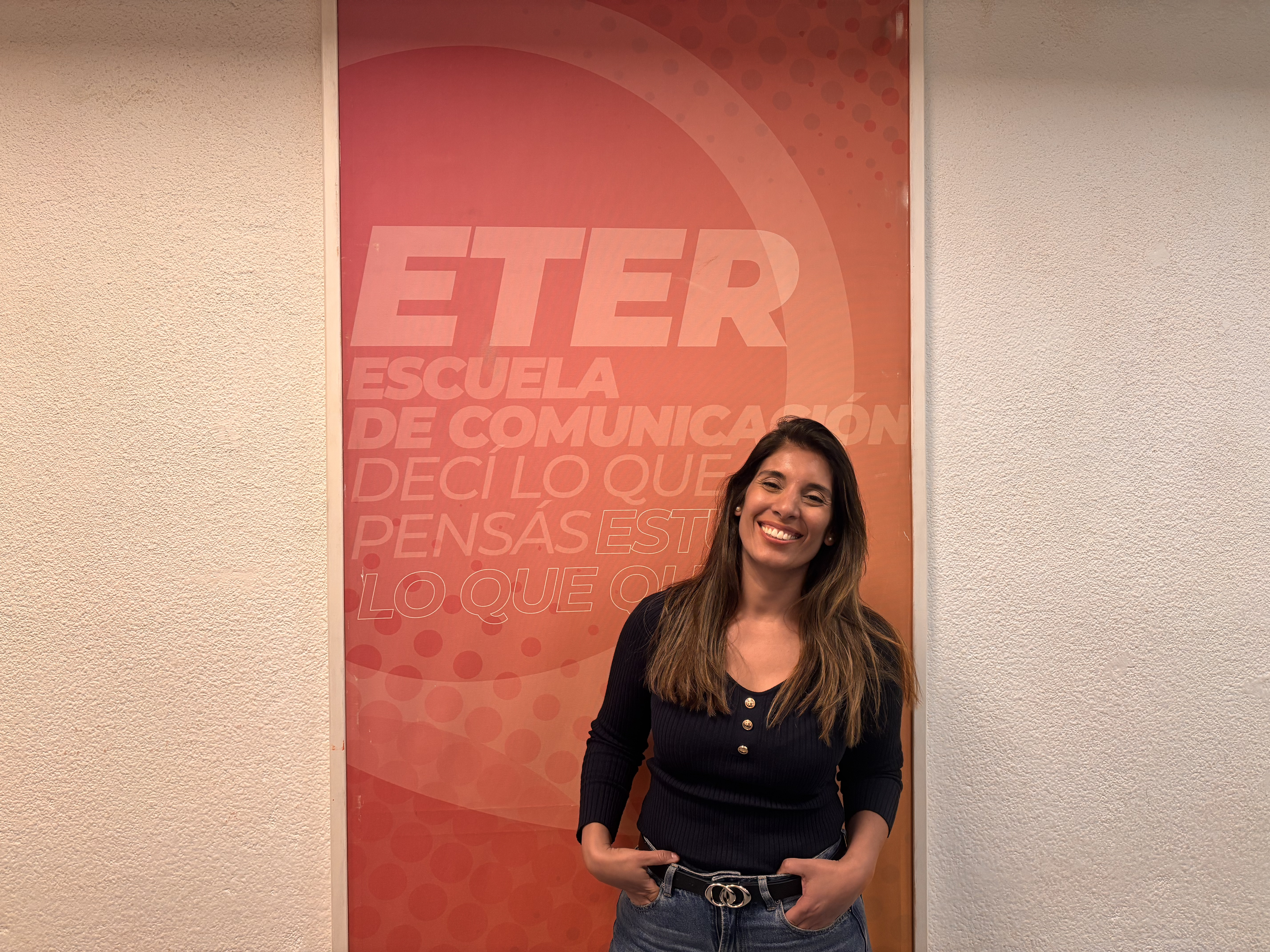 Una clase de radio sobre perseverancia, redacción y oficio con Eloisa Armella